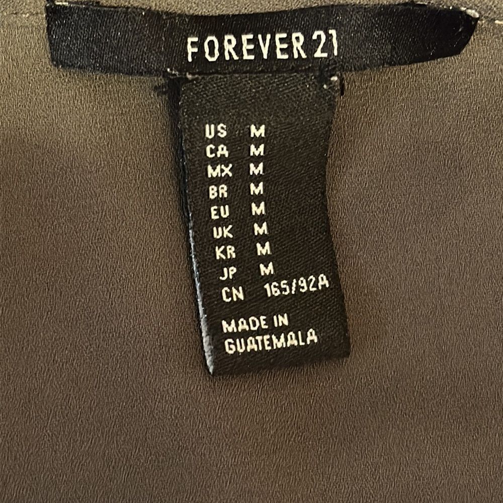 Forever 21   - Picture 4 of 4